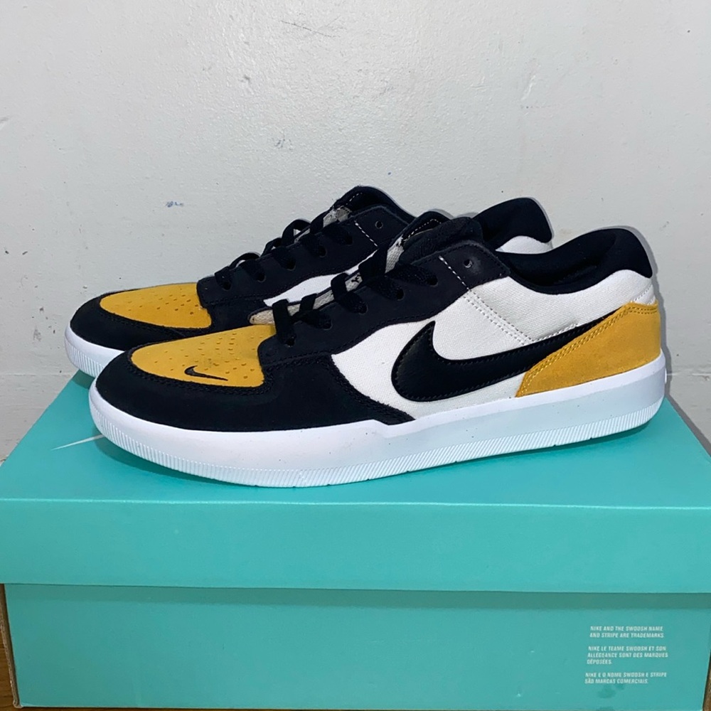 Nike SB Force 58 university gold/ black-white size ten mens new with box